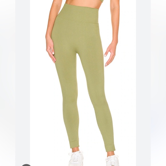 WeWoreWhat | Sage Seamless Leggings & Cropped Sweatshirt Set - Picture 3 of 9